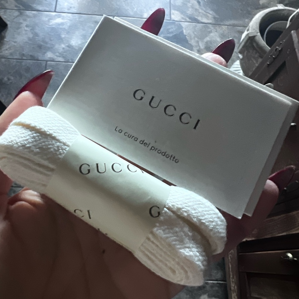 Gucci Women's Vibrant Pink and White Sneakers - Picture 7 of 7